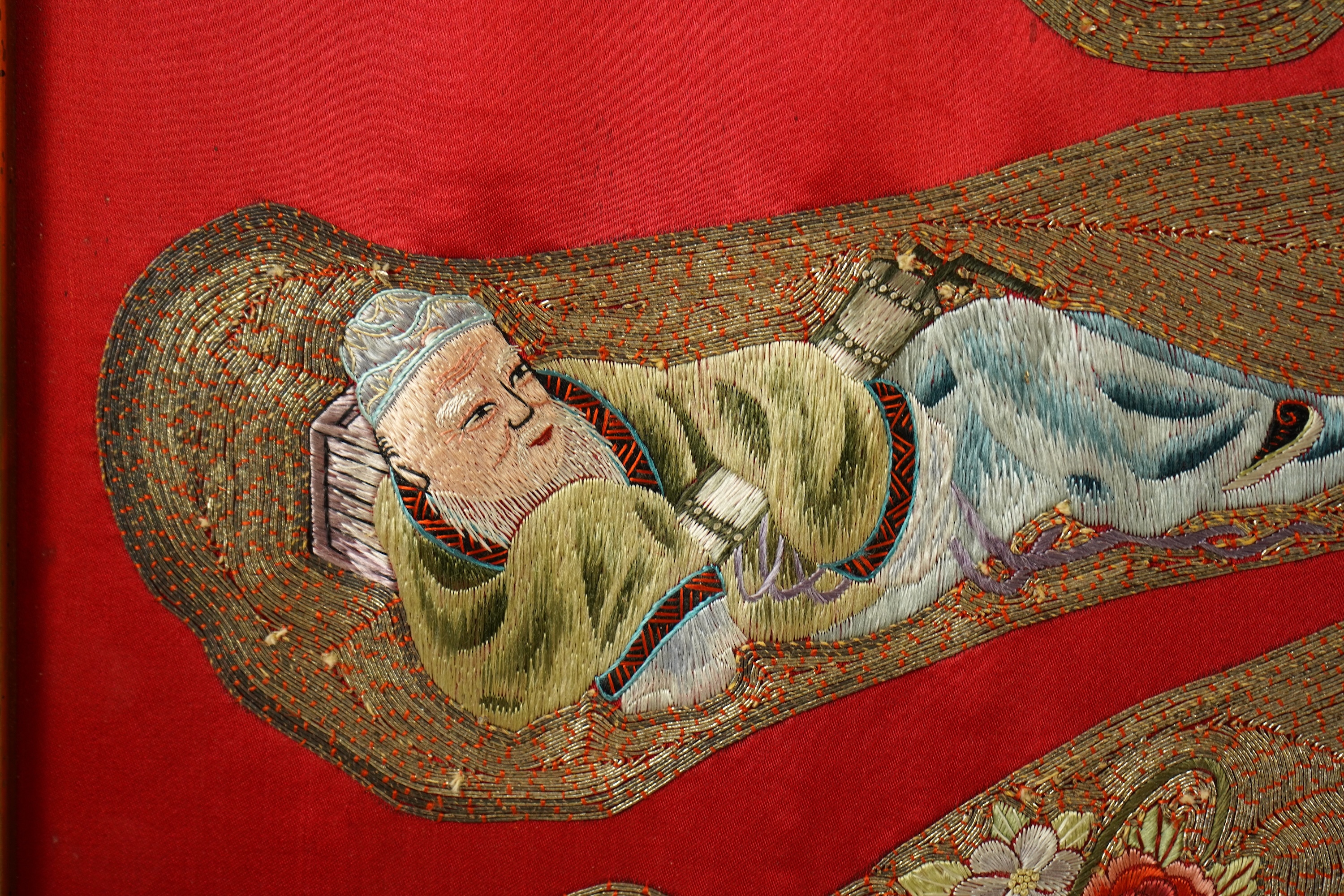 A Chinese embroidered silk 'Shou' character, early 20th century
